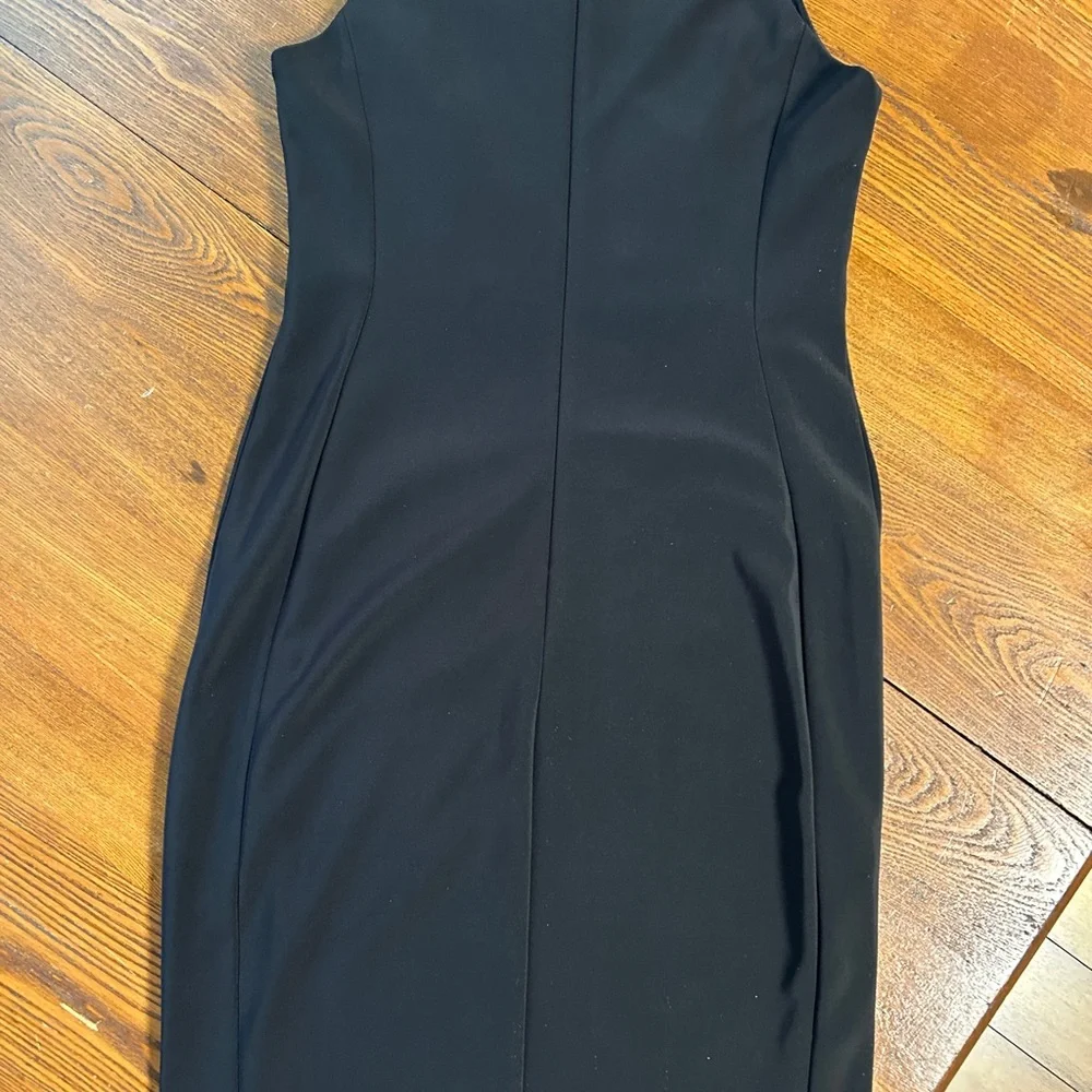 Dress - Picture 4 of 4